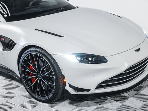 Used 2023 Aston Martin V8 Vantage Coupe RWD image 5