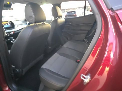 Used 2025 Chevrolet Trax LT image 25