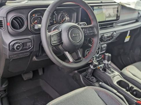 New 2024 Jeep Wrangler Unlimited Rubicon w/ Technology Group image 10