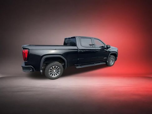 Used 2022 GMC Sierra 1500 AT4 w/ Technology Package AWD/4WD image 8