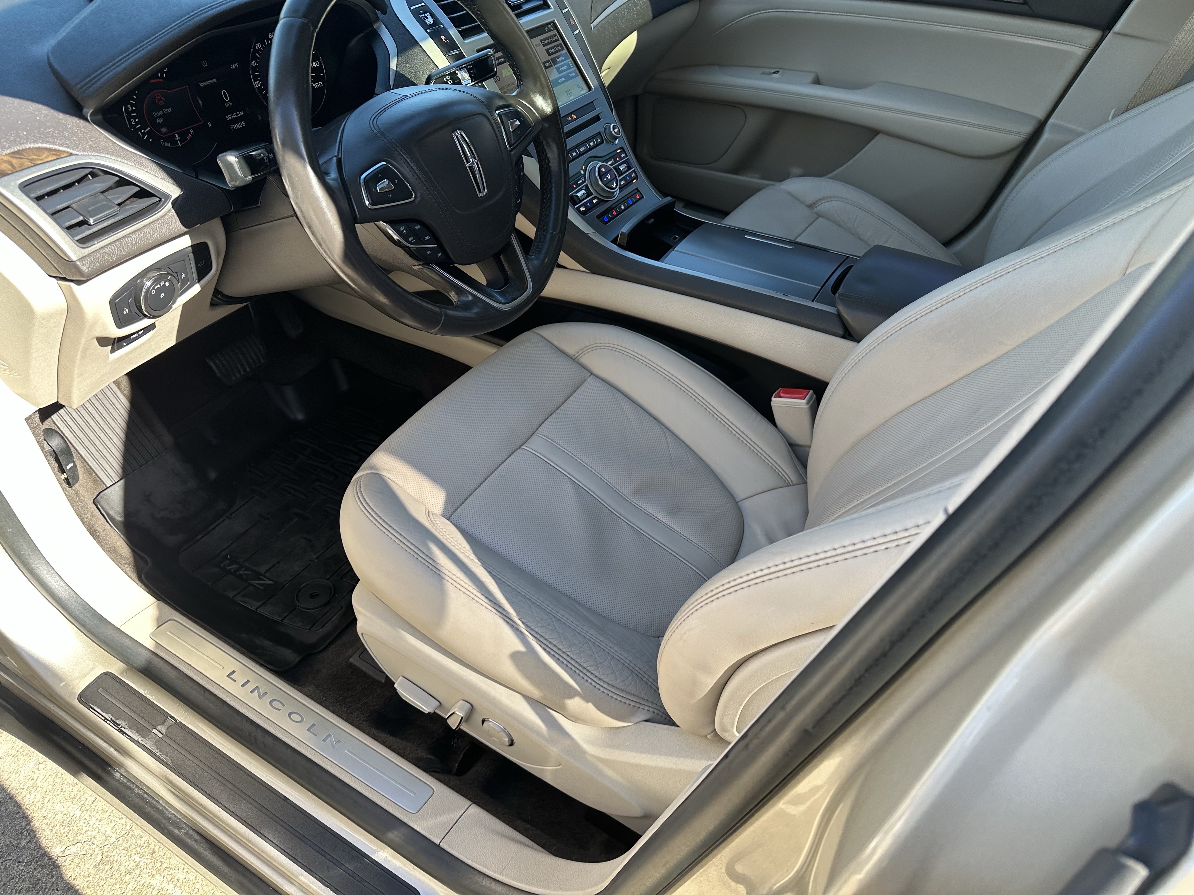 Used 2017 Lincoln MKZ Reserve w/ Climate Package FWD image 8