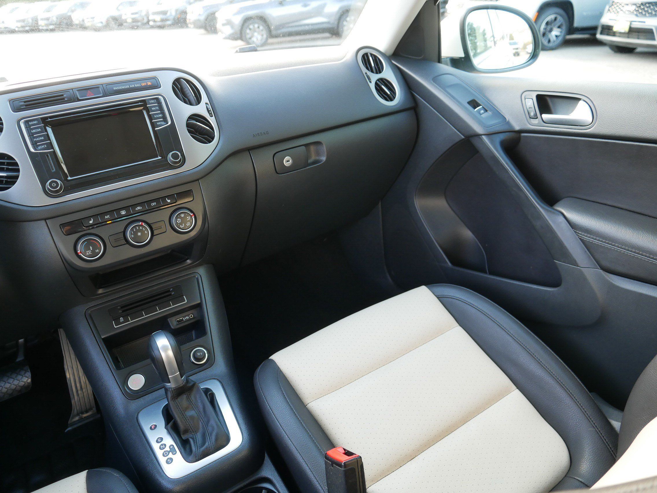 Used 2017 Volkswagen Tiguan Wolfsburg Edition FWD image 11