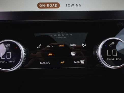 Used 2026 Jaguar F-PACE R-Dynamic S AWD/4WD image 29