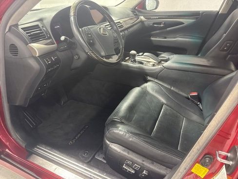 Used 2016 Lexus LS 460 w/ Comfort Package image 12