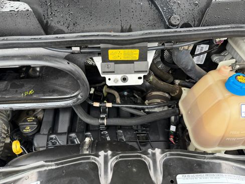 Used 2024 RAM ProMaster 2500 w/ Convenience Group image 26