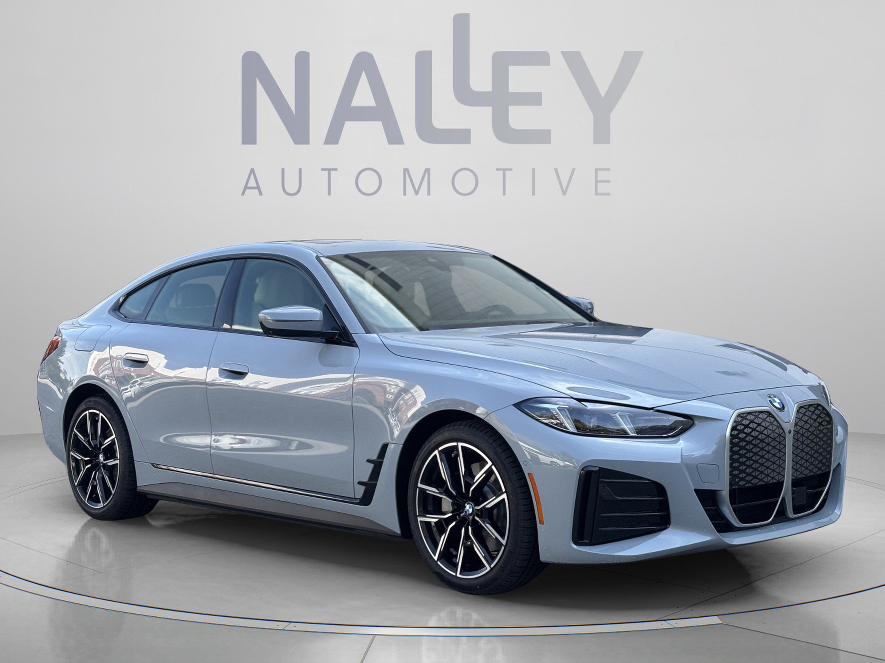 Used 2026 BMW i4 xDrive40i w/ M Sport Package AWD/4WD image 5