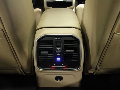 New 2026 Porsche Macan image 43