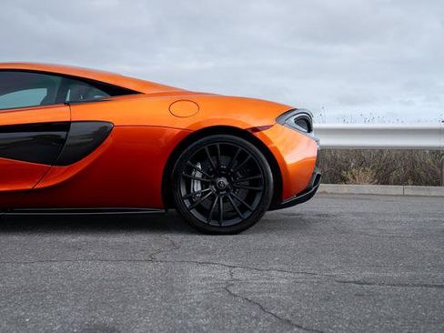 Used 2016 McLaren 570S Coupe RWD image 8