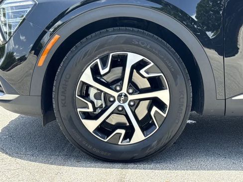 Certified 2025 Kia Sportage EX FWD image 11