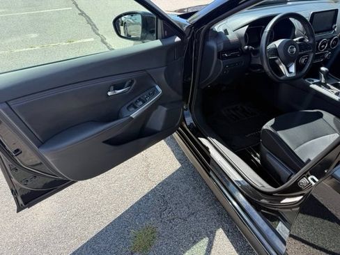 Used 2023 Nissan Sentra SR w/ Midnight Edition Package FWD image 15