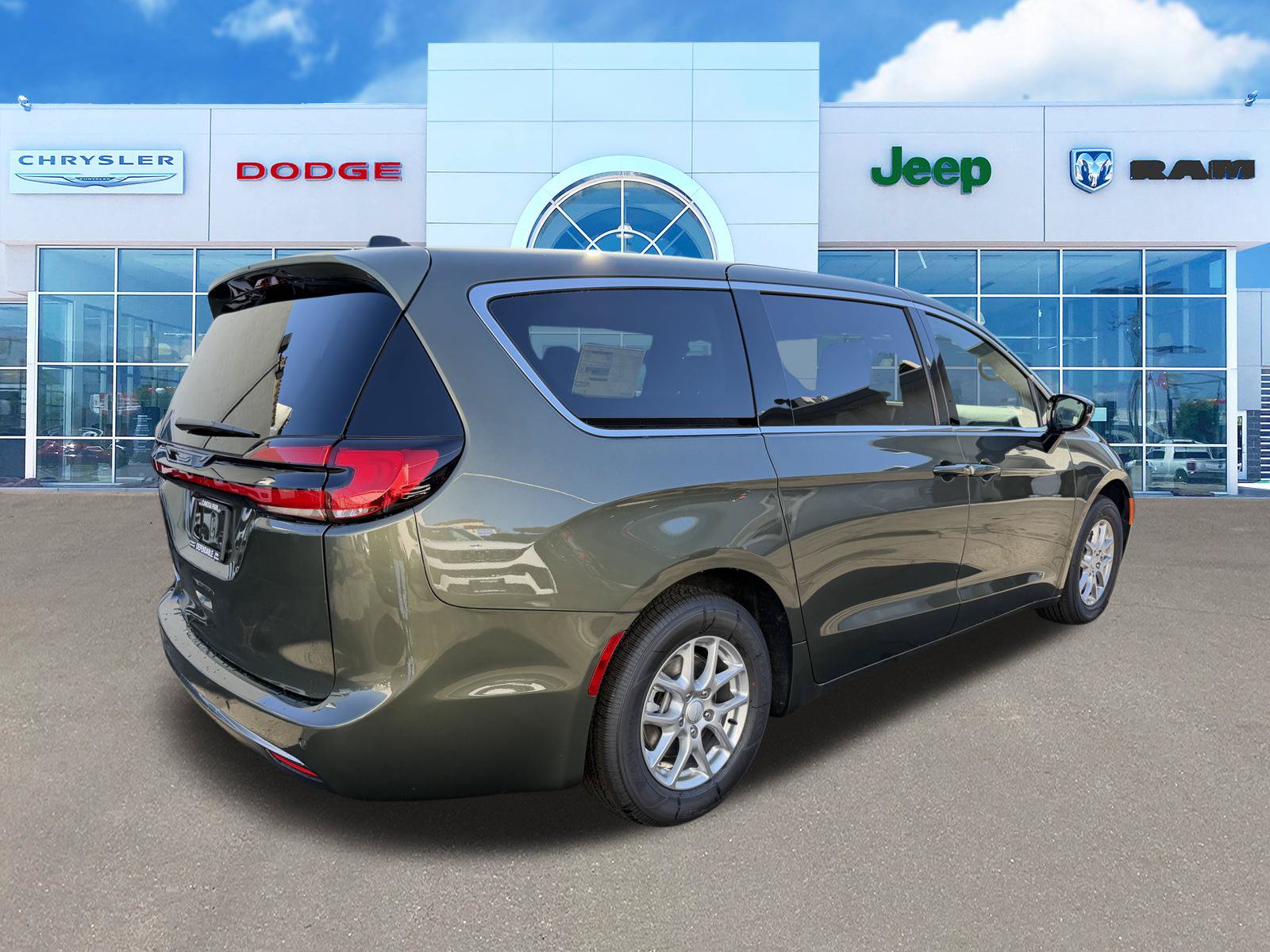 New 2027 Chrysler Pacifica Select FWD image 11