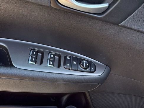 Used 2020 Kia Optima SE FWD image 11