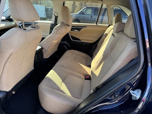 Used 2021 Toyota RAV4 XLE image 8