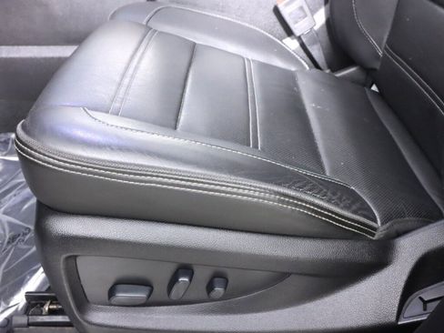 Used 2019 GMC Yukon Denali w/ Open Road Package RWD image 32