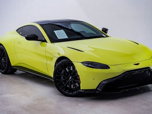 Used 2023 Aston Martin V8 Vantage Coupe image 3