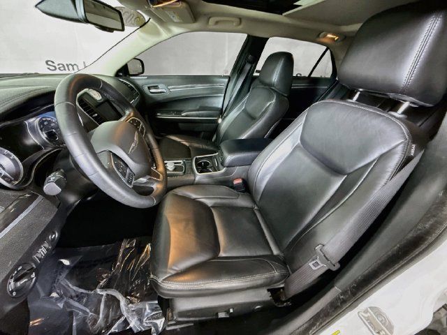 Used 2022 Chrysler 300 Touring L w/ Popular Equipment Group RWD image 21
