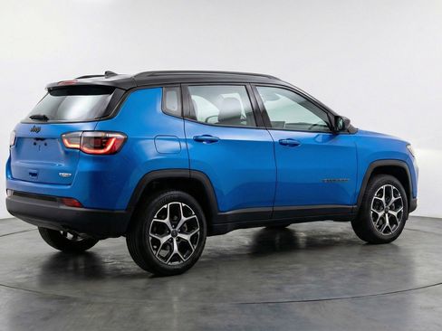 Used 2025 Jeep Compass Limited AWD/4WD image 9