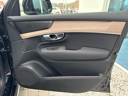 Used 2026 Volvo XC90 B6 Plus AWD/4WD image 32