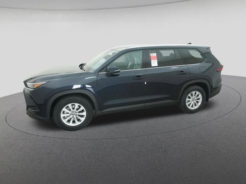 New 2026 Toyota Grand Highlander XLE image 2