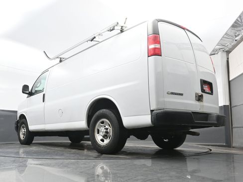 Used 2019 Chevrolet Express 3500 w/ Driver Convenience Package image 24