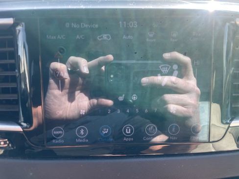 Used 2018 Chrysler Pacifica Touring-L Plus w/ Tire & Wheel Group image 19