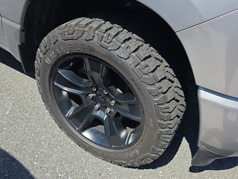 Used 2022 RAM 1500 Big Horn AWD/4WD image 4