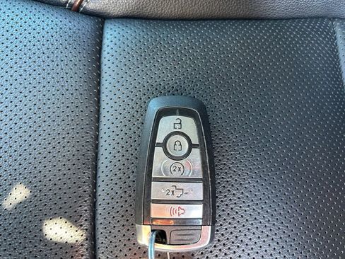 Used 2023 Ford F250 Lariat w/ Sport Appearance Package AWD/4WD image 34