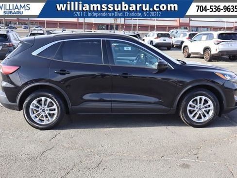 Used 2020 Ford Escape SE image 9