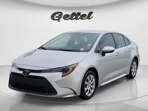 Certified 2024 Toyota Corolla LE FWD image 1