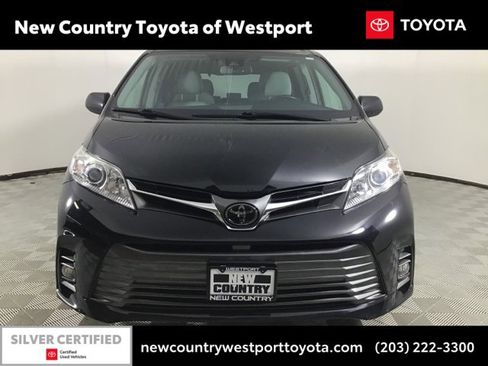 Certified 2020 Toyota Sienna XLE Premium image 2