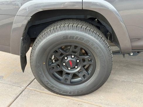 Certified 2022 Toyota 4Runner SR5 Premium w/ Moonroof Package AWD/4WD image 6