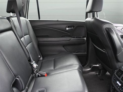 Used 2024 Cadillac XT4 Sport image 15