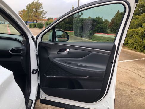 Used 2019 Hyundai Santa Fe AWD image 17