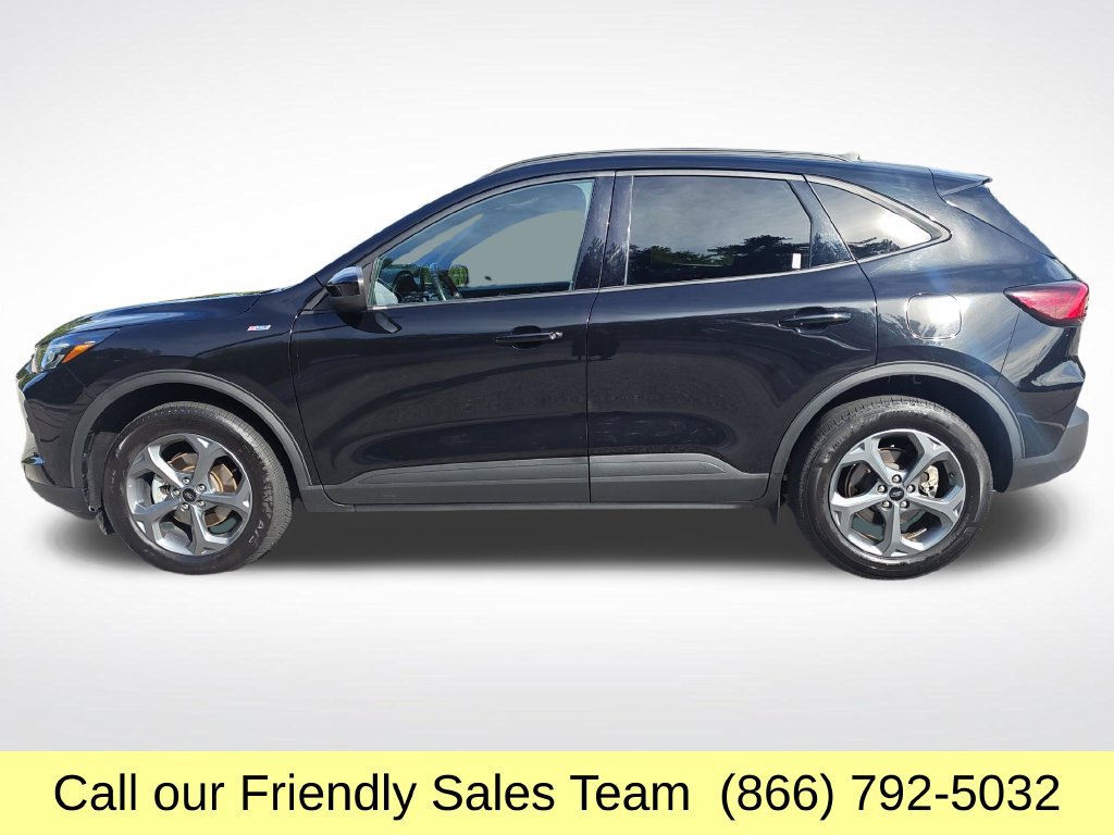 Used 2025 Ford Escape ST-Line Select AWD/4WD image 2