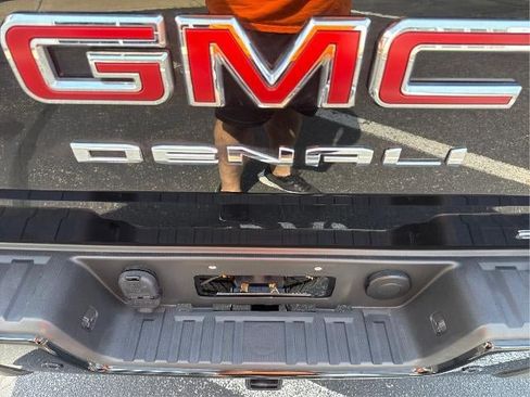 Used 2022 GMC Canyon Denali AWD/4WD image 10