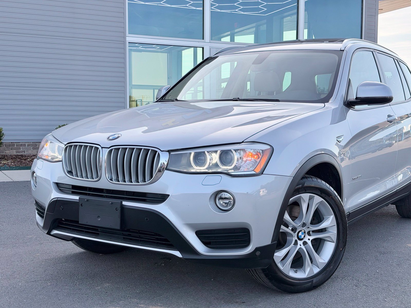 Used 2017 BMW X3 xDrive35i AWD/4WD image 2