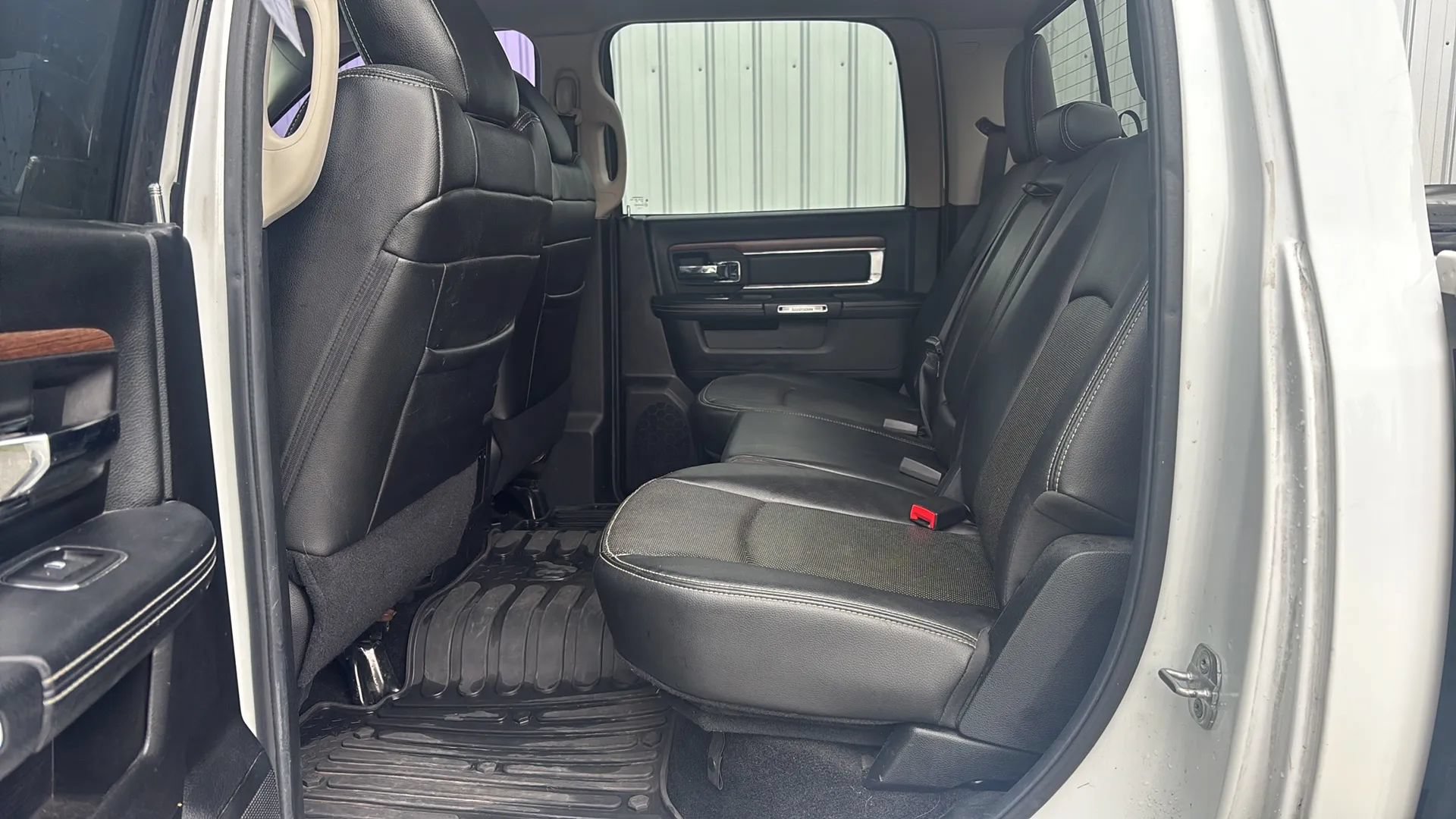 Used 2014 RAM 1500 Laramie w/ Convenience Group AWD/4WD image 18
