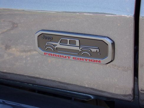 Used 2023 Jeep Gladiator Rubicon AWD/4WD image 12