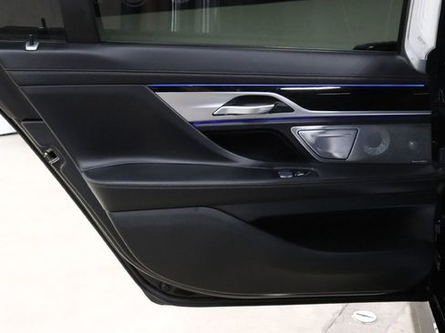 Used 2022 BMW ALPINA B7 xDrive image 13