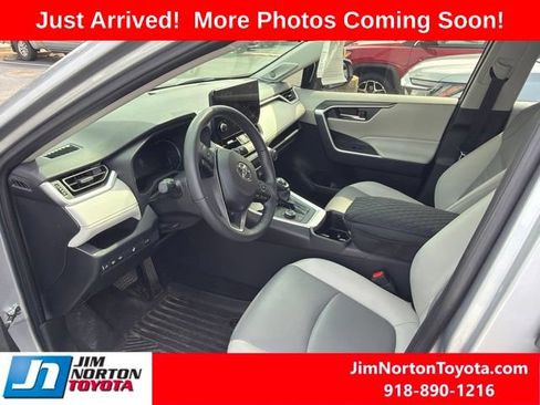 Used 2024 Toyota RAV4 XLE Premium AWD/4WD image 9
