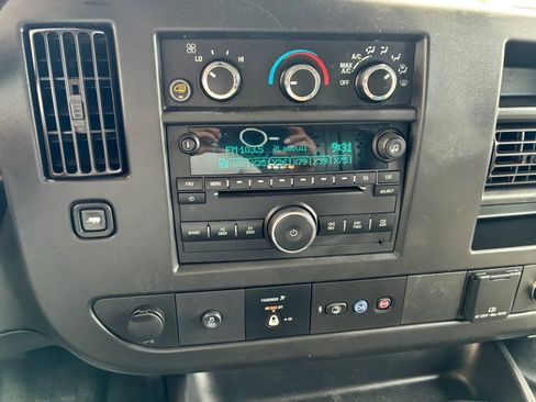 Used 2019 Chevrolet Express 2500 w/ Driver Convenience Package RWD image 19