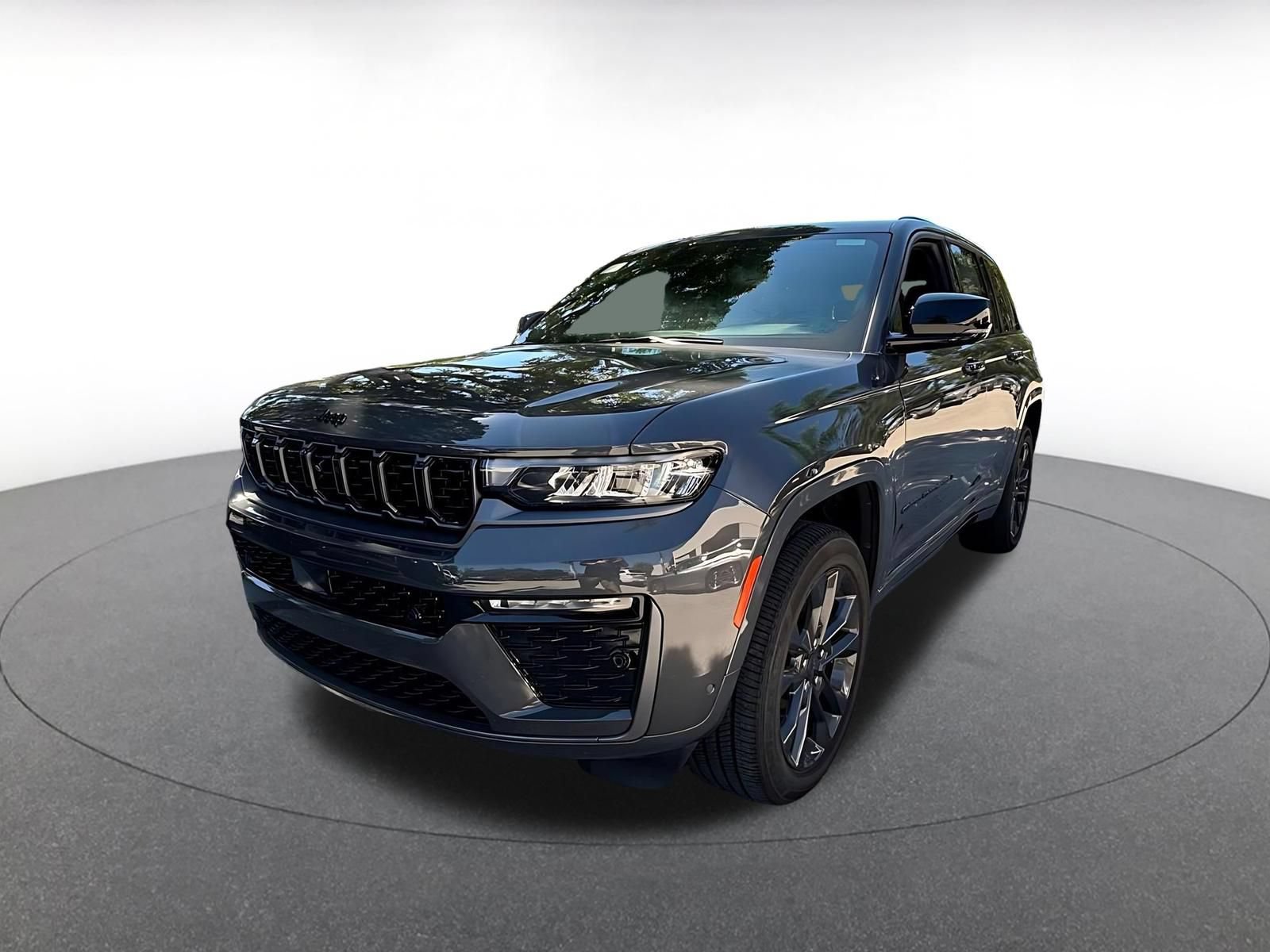 Used 2026 Jeep Grand Cherokee Limited AWD/4WD image 3