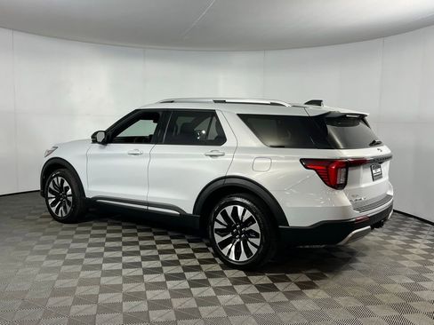 Used 2025 Ford Explorer Platinum w/ LUX Leather Package image 9