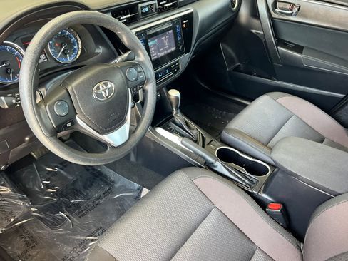 Used 2017 Toyota Corolla LE FWD image 11