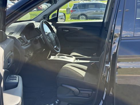 Used 2021 Honda Ridgeline Sport image 16