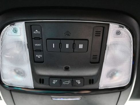 Used 2025 Dodge Durango R/T AWD/4WD image 46