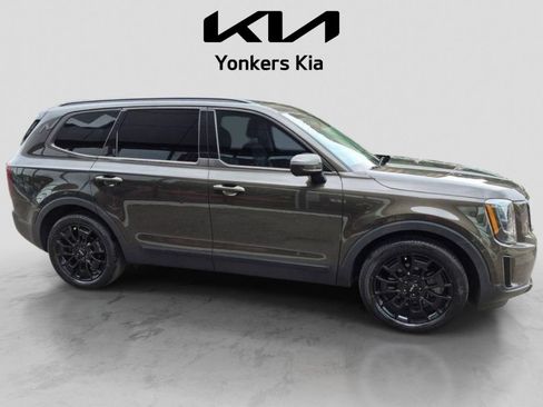 Certified 2022 Kia Telluride EX w/ EX Premium Package AWD/4WD image 5