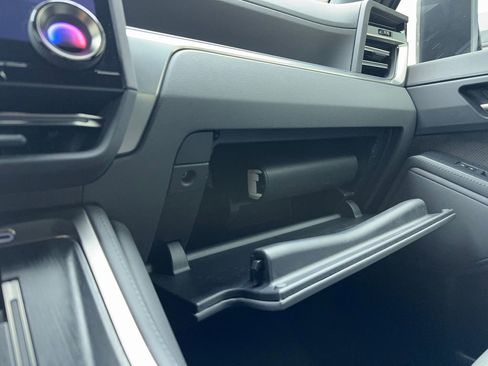 Used 2025 Lexus GX 550 w/ Accessory Package (Z1) image 39