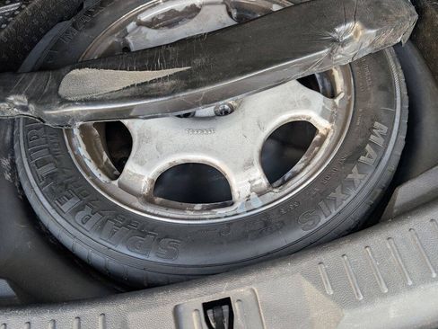 Used 2016 Ford Escape SE w/ Equipment Group 201A FWD image 12