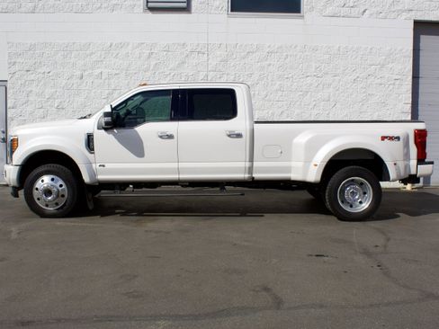 Used 2019 Ford F450 Limited image 4
